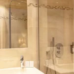 Escaletto Hôtel Aix-En-Provence - Chambre triple, salle de bain